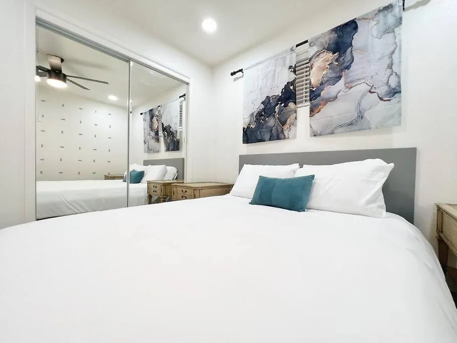 Urban Charm Near Asu & Mill Ave Apartment Tempe 0*,  United States